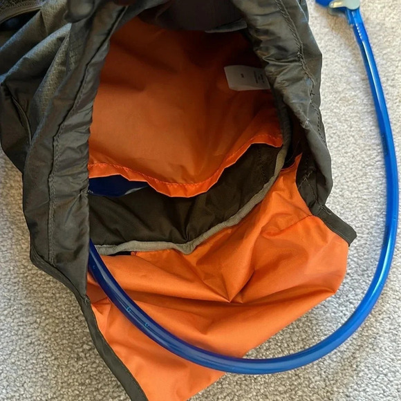 CAMELBAK Arete 18 EUC - Picture 5 of 5